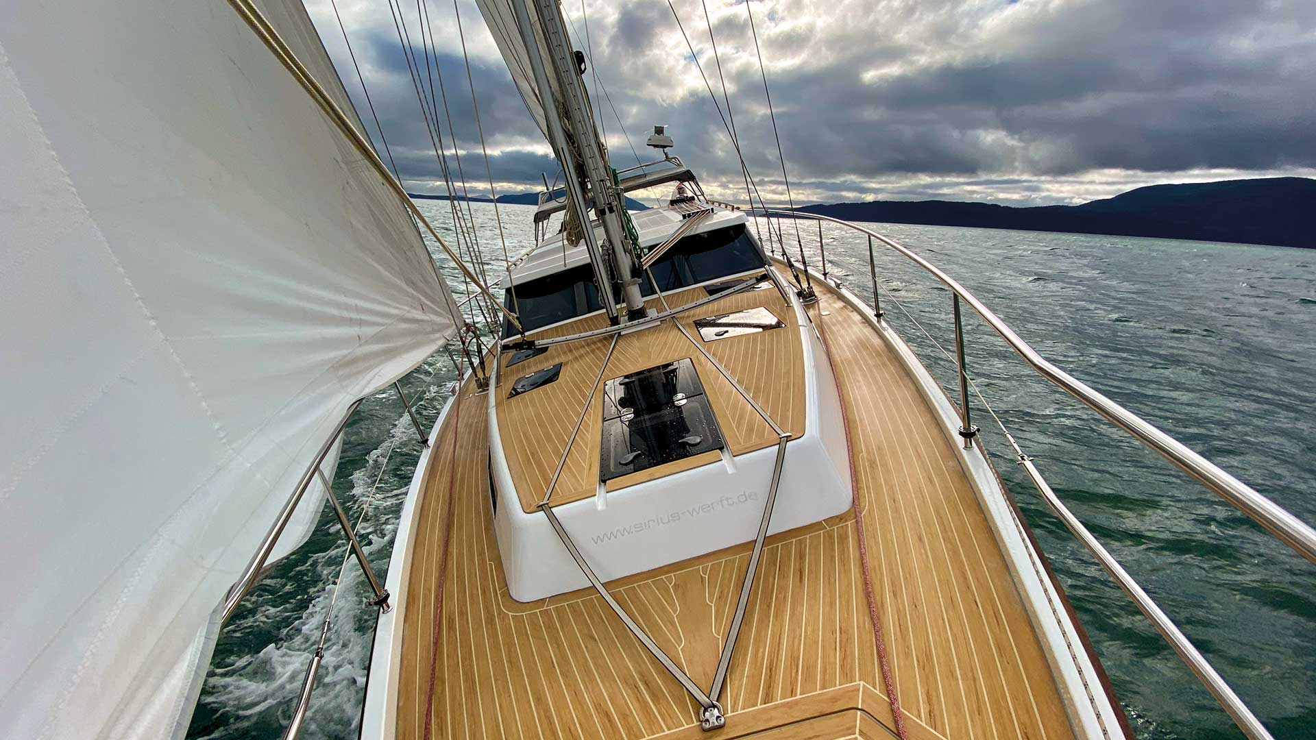 The Sirius 40 Deck Saloon (DS)