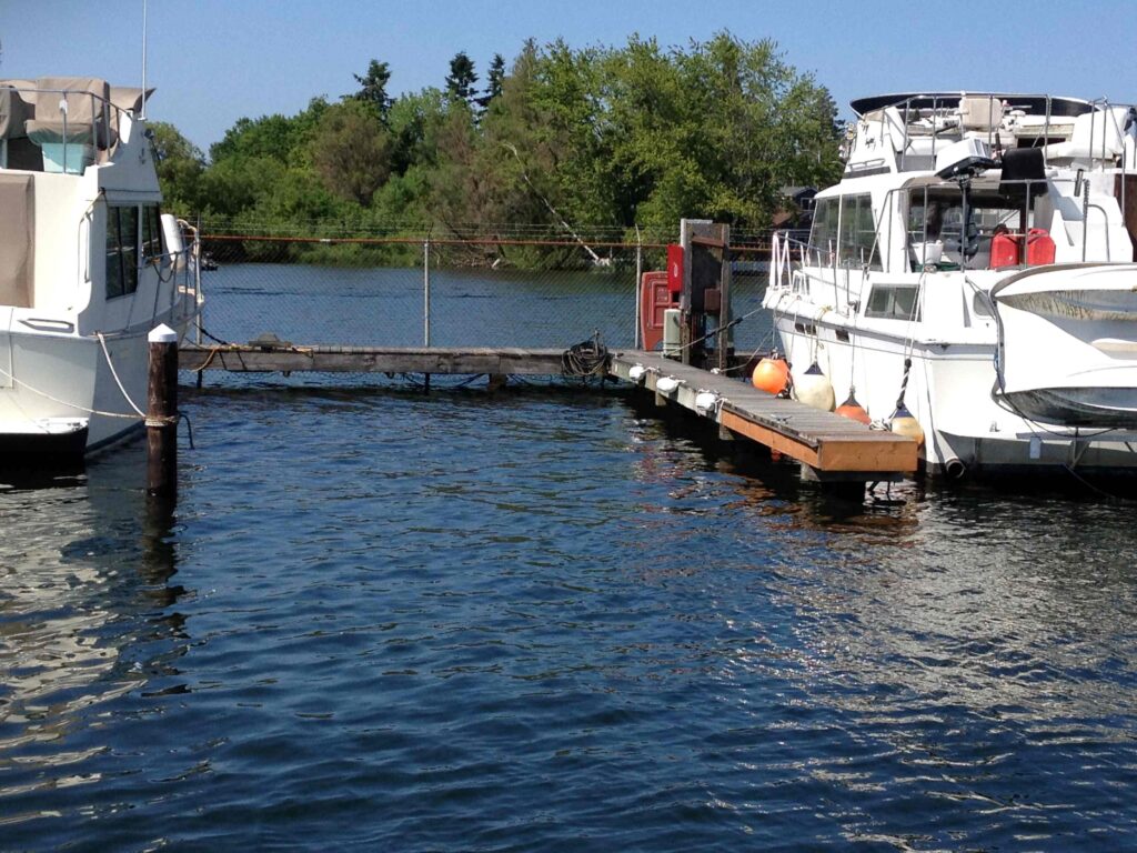 40' Moorage Lk WA 4 Sale, Liveaboard OK! 48° North